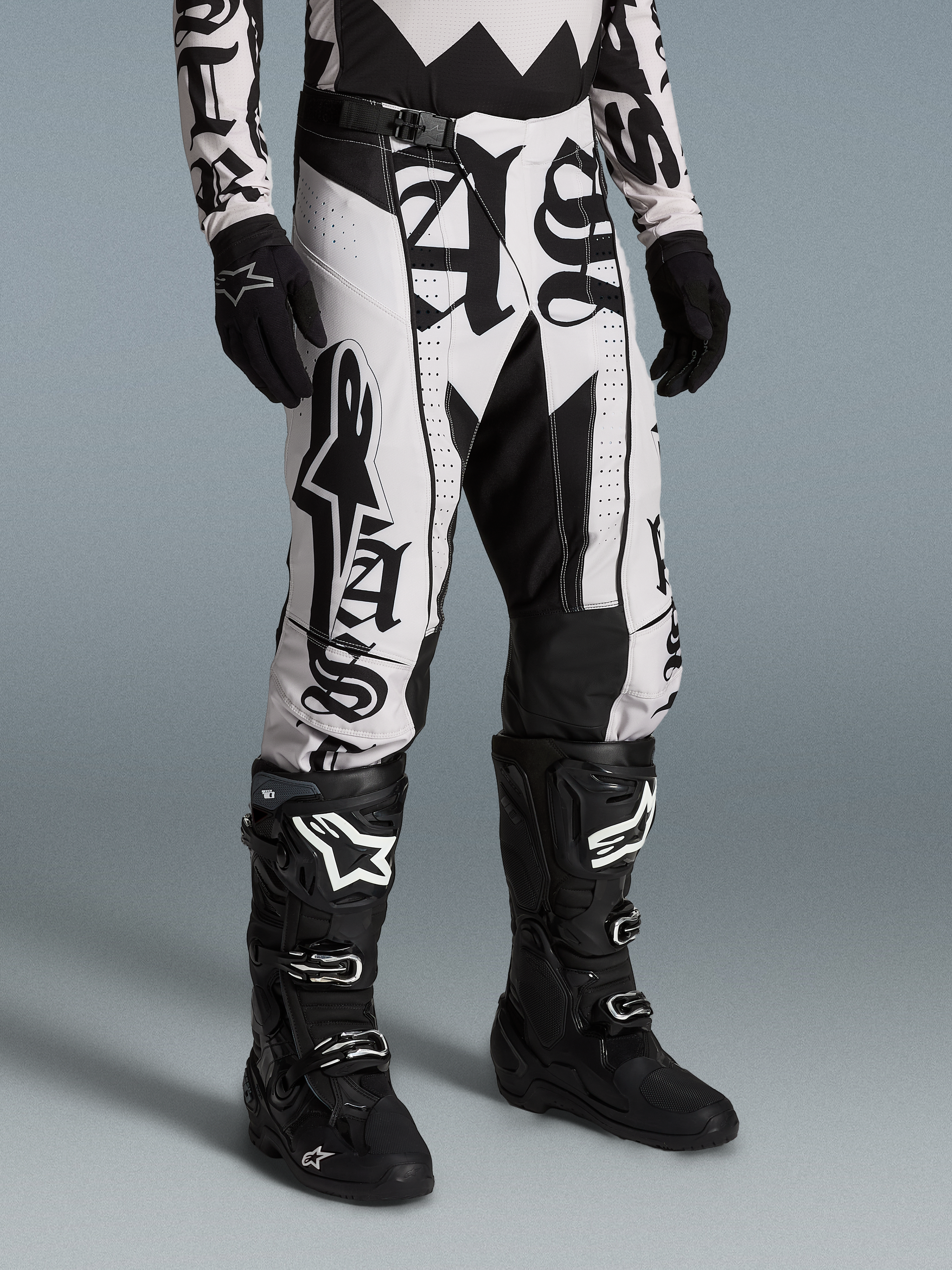 Limited Edition Techstar Wolf Dust Gear Set