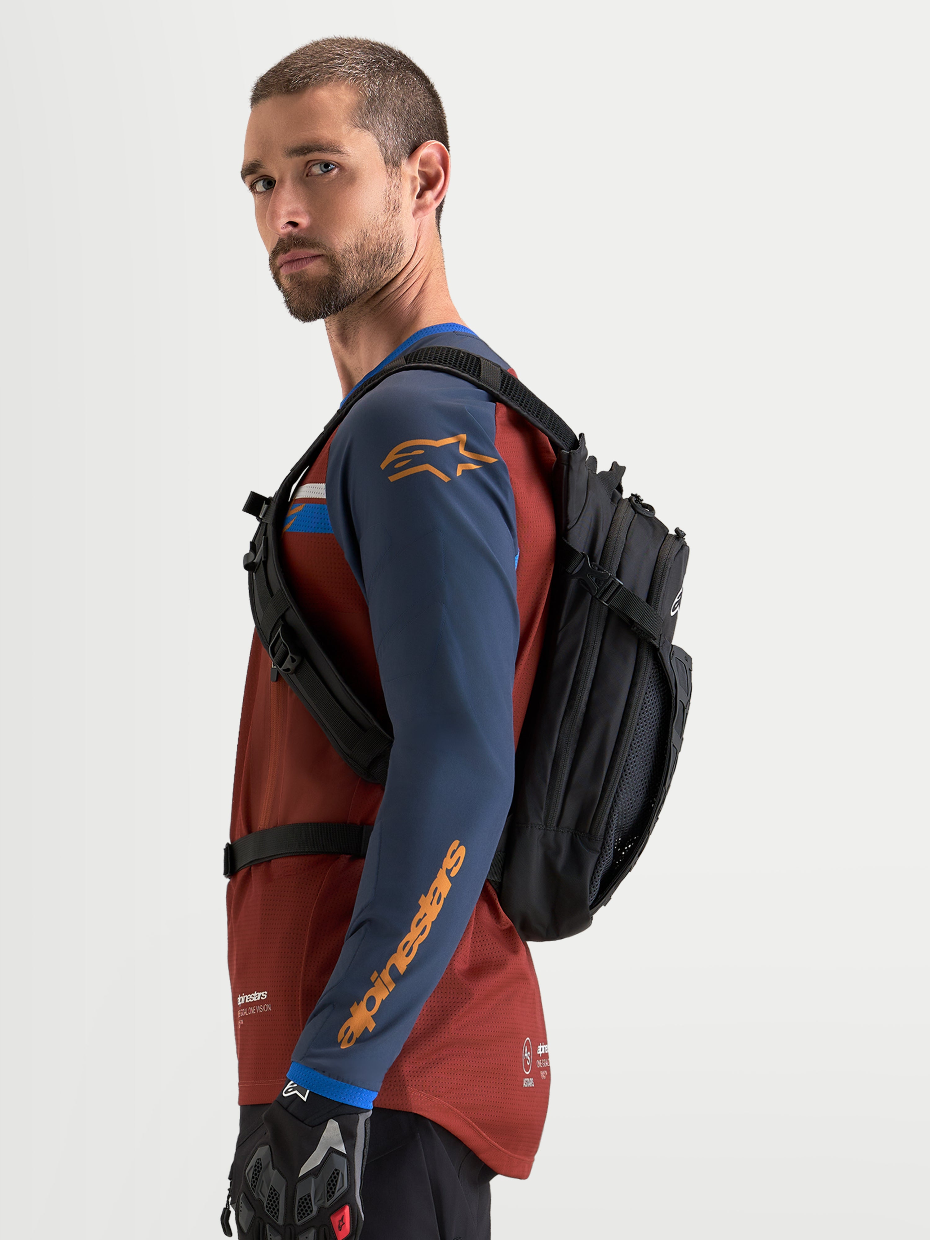 AT-9 - Black MX Backpack | Alpinestars®