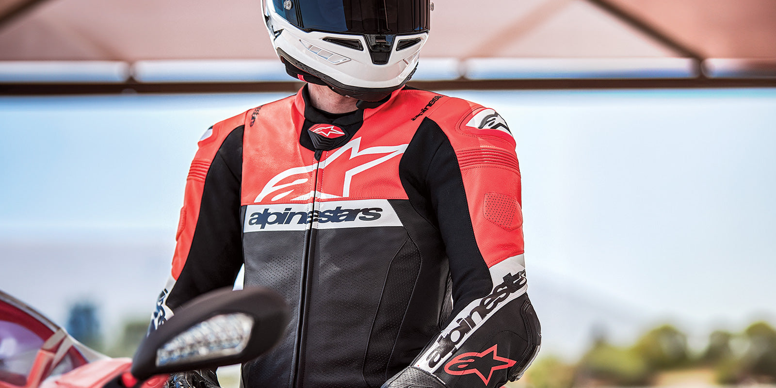 Missile V2 Ward - Black Motorcycle Suit | Alpinestars®