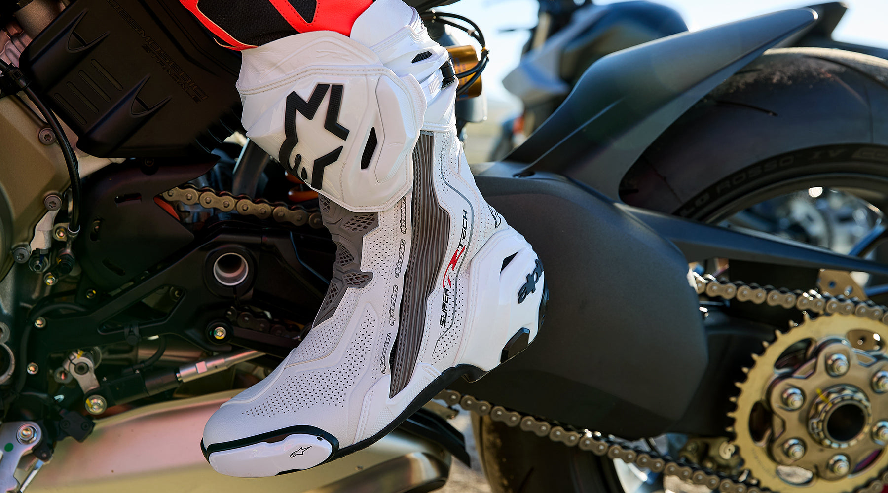 Alpinestars Supertech R バイクブーツ サイズEUR41 Supertech R Vented - Black Motorcycle Boots | Alpinestars®