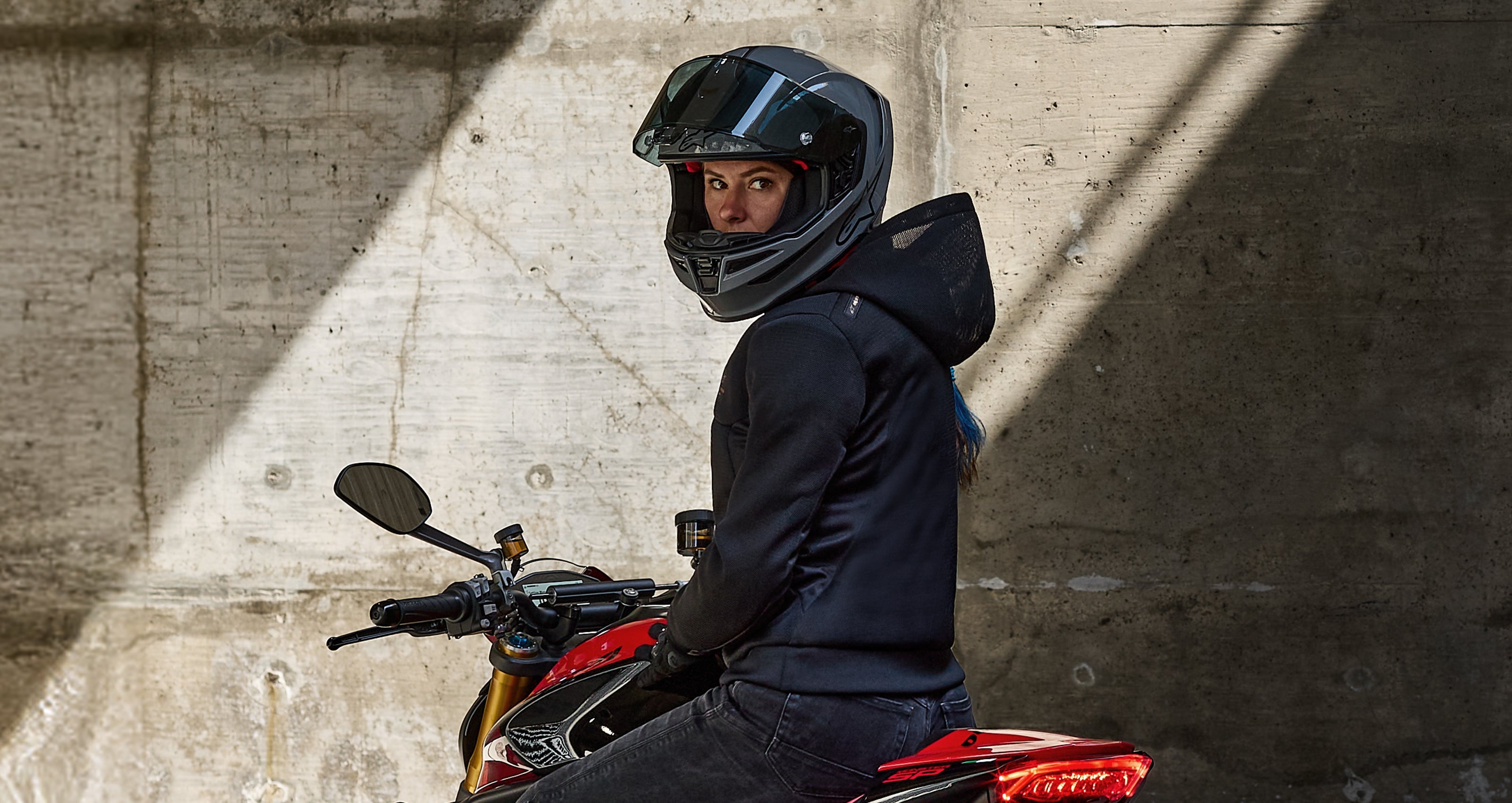 Alpinestars Stella Chrome Superairflow Hoodie, Women's Urban Motorcycle Hoodie, Black 3D Mesh, female rider on a sportbike.