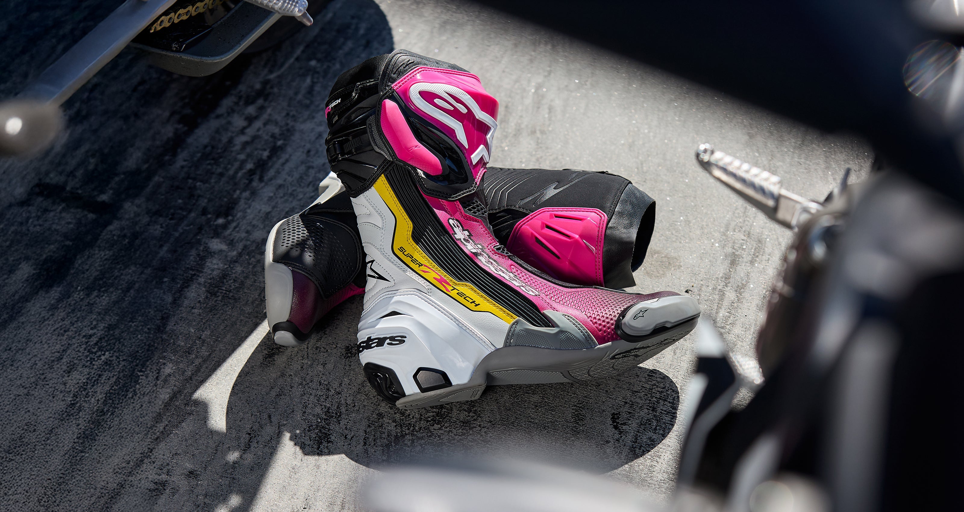 Supertech R - Motorcycle Boots | Alpinestars®